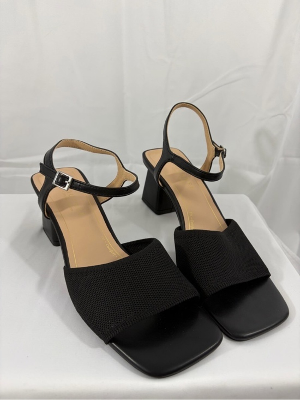 NWT Journee Women’s Size 9 Soft Black 2 Inch Block Heel Ankle Strap Sandals